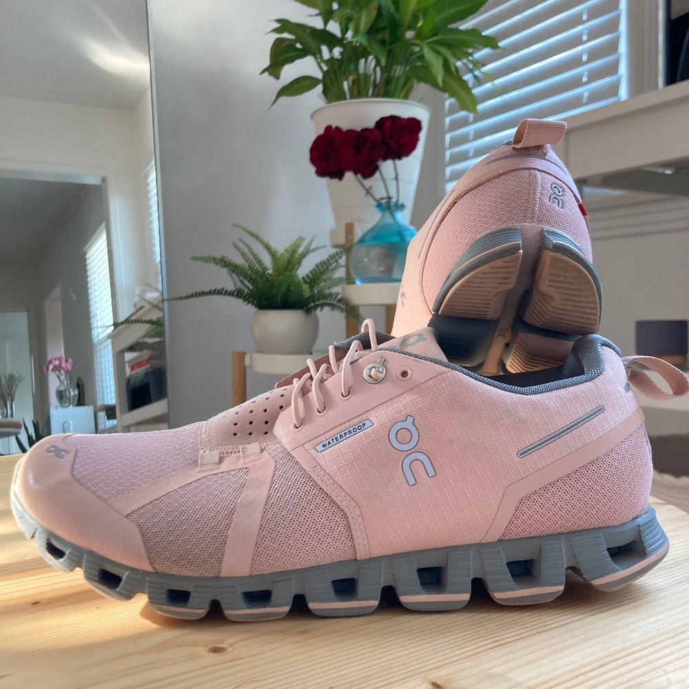 On Cloud Waterproof Running Shoes Rose/Lunar